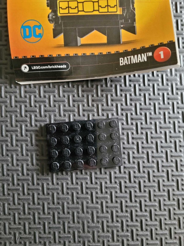 LEGO BrickHeadz 1 41585: Batman, New, Factory Sealed Bags NO BOX - photo 3