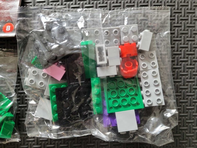LEGO BrickHeadz #8 41592: The Hulk, Factory Sealed Bags NO BOX - photo 4