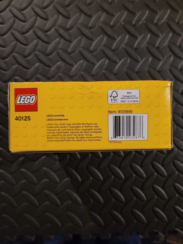 LEGO Seasonal 40125: Santa's Visit, New and Factory Sealed - photo 5