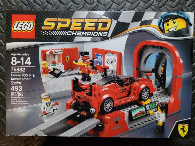 LEGO Speed Champions Ferrari FXX K & Development Center 75882