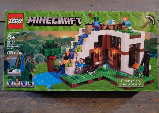 LEGO Minecraft 21134: The Waterfall Base NEW