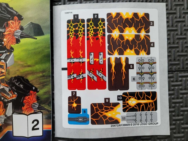 LEGO Nexo Knights 70321: General Magmar's Siege Machine of Doom - photo 4