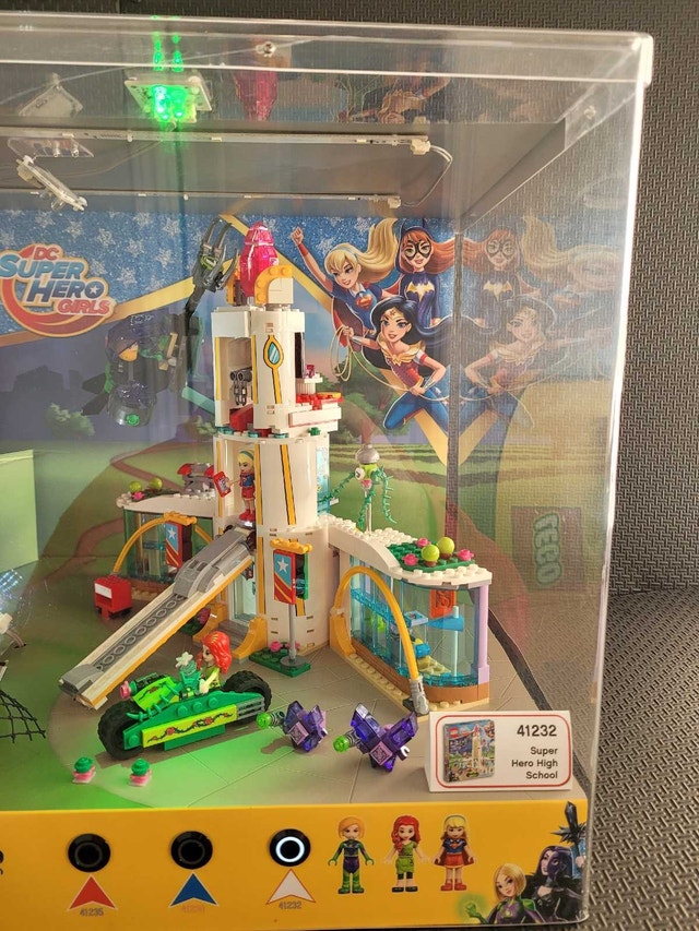 LEGO DC Super Hero Girls Store Display with Working Lights - photo 2