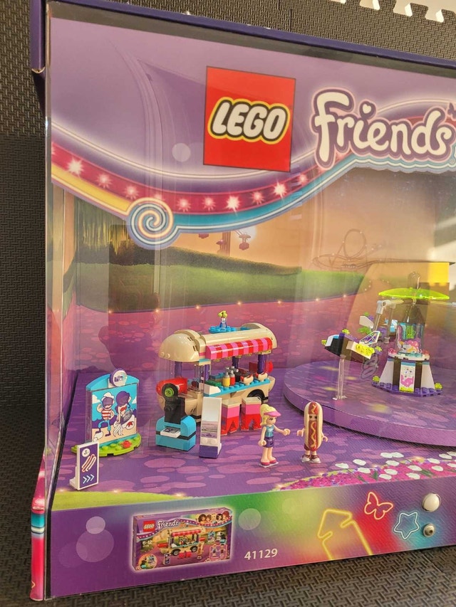 LEGO Friends Store Display with Working Lights and Sounds! - photo 3