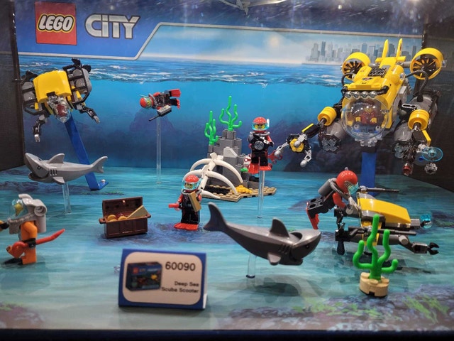 LEGO CITY Deep Sea 2015 Store Display with Working Lights, RARE! - photo 5