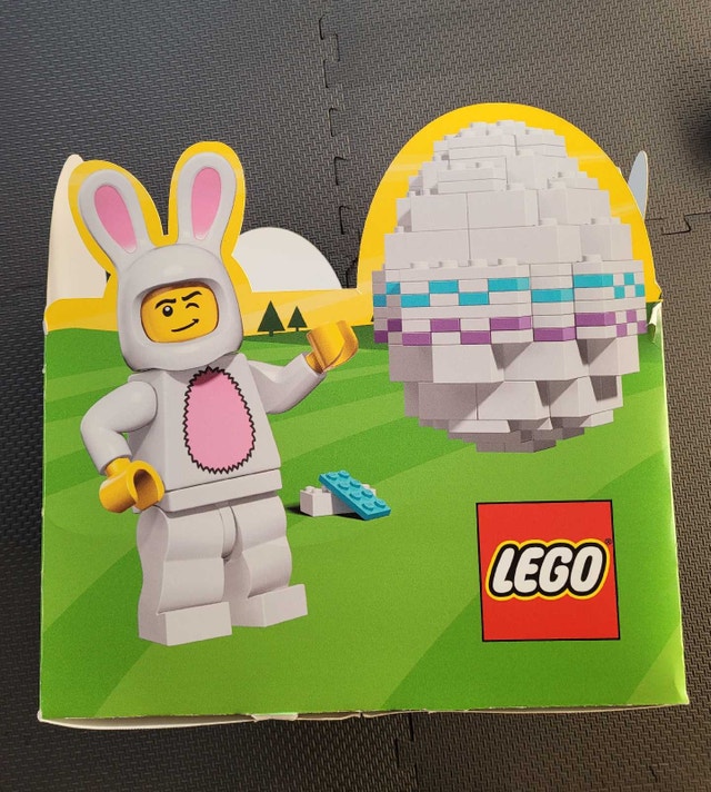 LEGO Easter Store Display Topper Sign 38cmX38cmX37cm/15"X15"X14. - photo 2