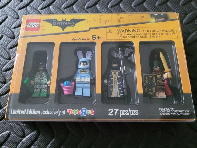 LEGO Batman Movie Minifigures Toys R Us 2017 Bricktober NEW