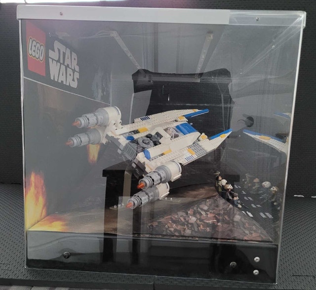 LEGO Star Wars 75155 Rebel U-Wing Fighter Store Display - photo 4