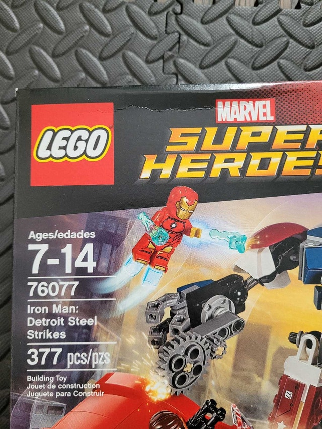 LEGO Marvel Super Heroes 76077: Iron Man: Detroit Steel Strikes - photo 2