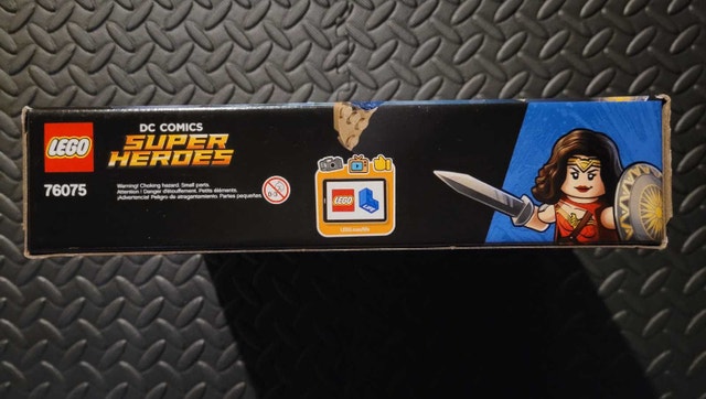LEGO DC Comics Super Heroes 76075: Wonder Woman Warrior Battle - photo 4