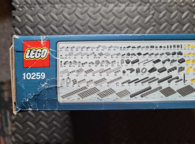 LEGO Creator Expert 10259 Winter Village Station, New & Sealed - photo 5