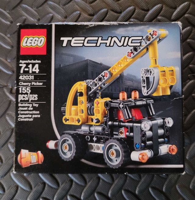 LEGO TECHNIC 42031 Cherry Picker (2015) New & Factory Sealed