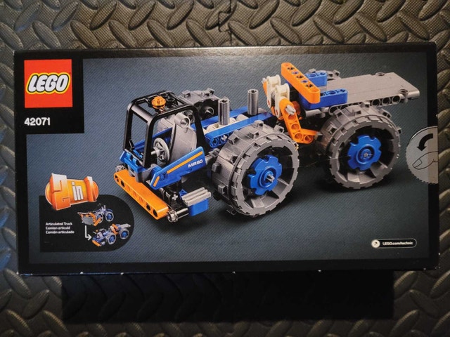 LEGO TECHNIC 42071: Dozer Compactor, New & Factory Sealed - photo 2