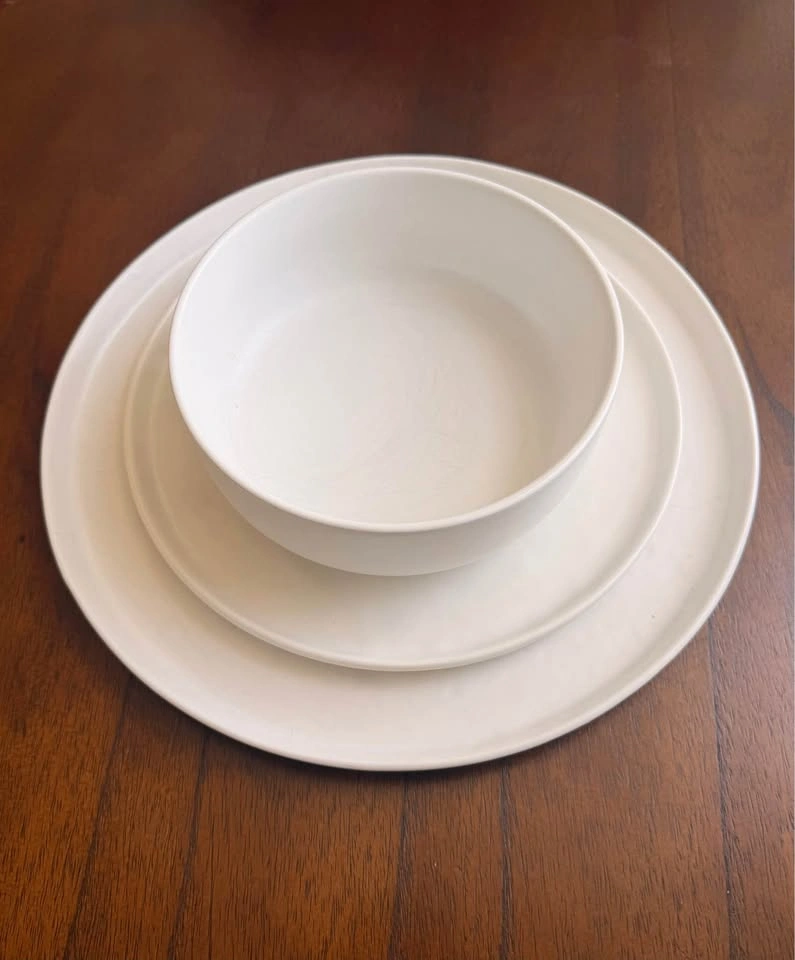 Crate & Barrel Dinnerware Set - photo 2