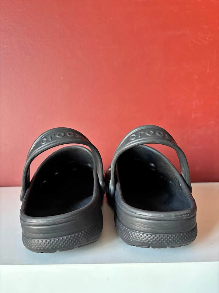 Black Crocs Clogs Size 1 with Oilers Jibbitz