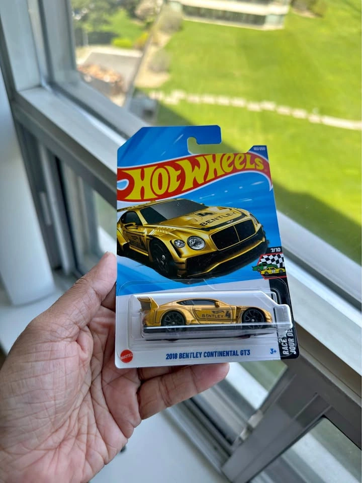 Hot Wheels 2018 Bentley Continental GT3