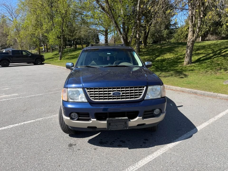 2005 Ford Explorer - photo 2