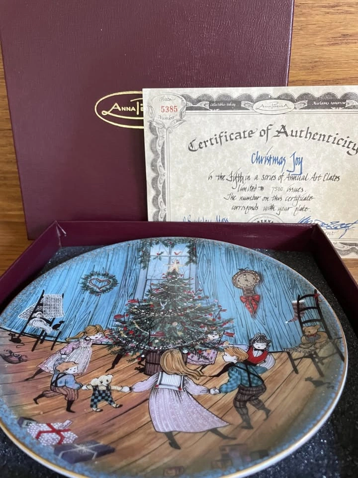 Pat Buckley Moss Christmas Joy Plate - photo 5