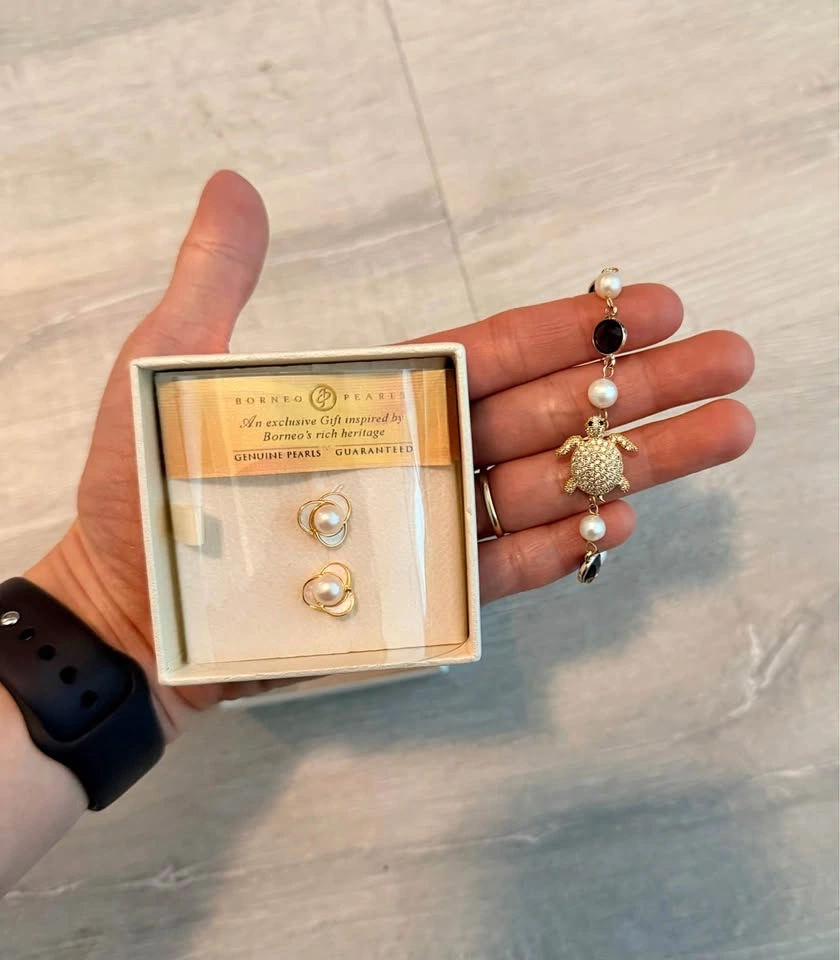Moving Out: Borneo Pearls Earrings & Pearl Turtle Bracelet Set