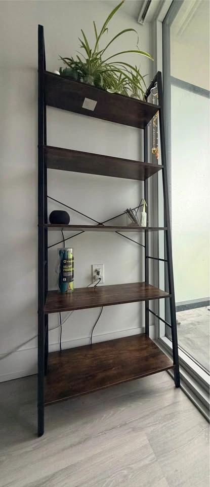 Moving out) Modern 5-tier ladder bookshelf - photo 2
