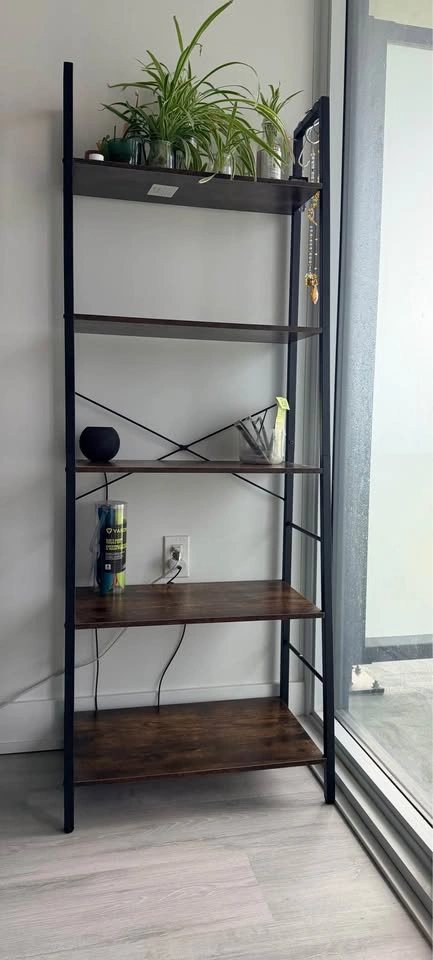 Moving out) Modern 5-tier ladder bookshelf - photo 3
