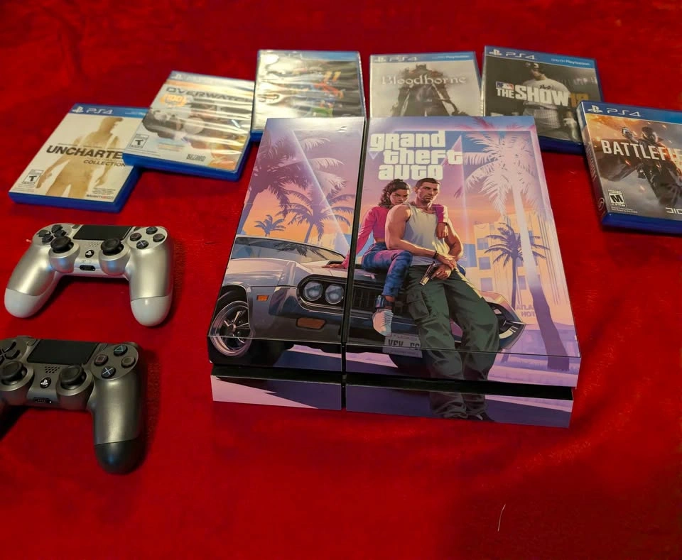 PS4 with GTA VI Custom Skin - 6 Games & 2 Controllers - photo 2