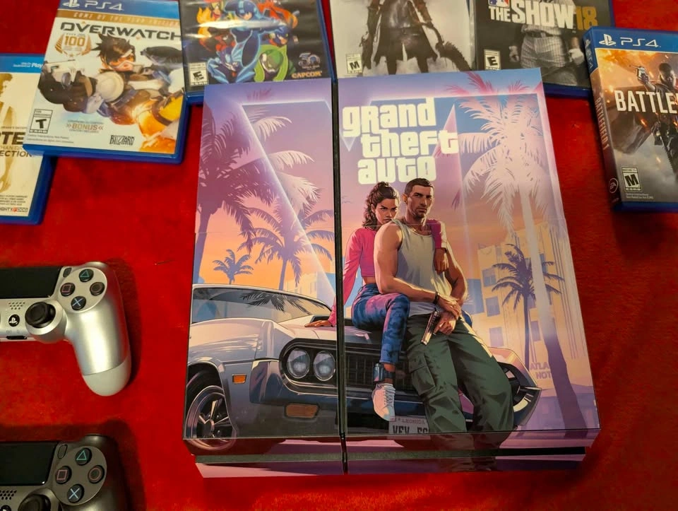 PS4 with GTA VI Custom Skin - 6 Games & 2 Controllers - photo 3