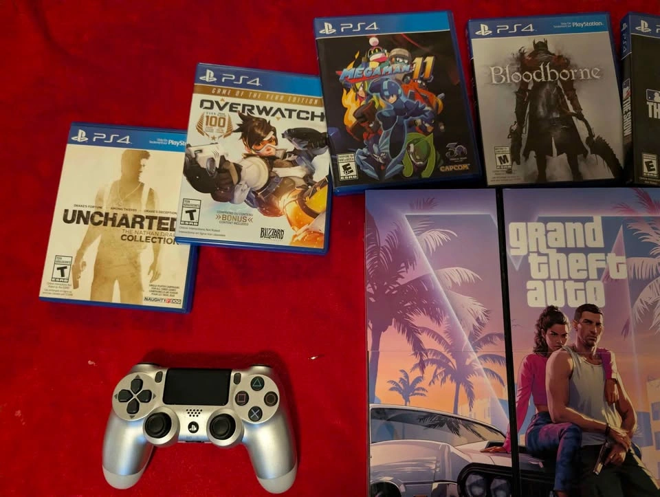 PS4 with GTA VI Custom Skin - 6 Games & 2 Controllers - photo 5