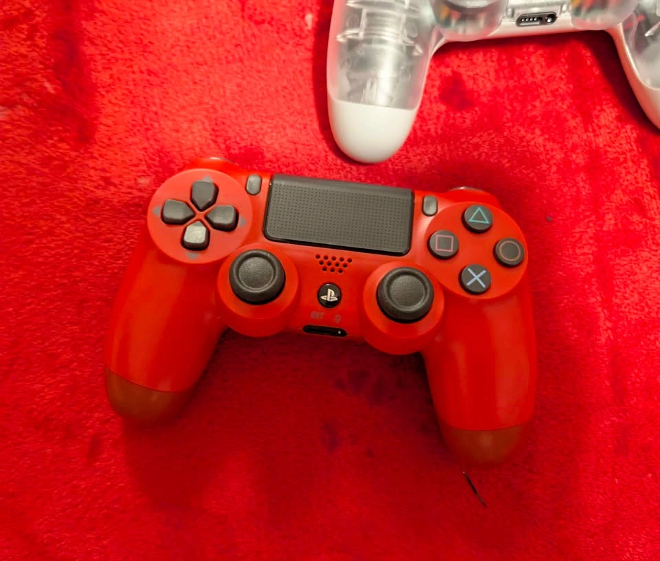 Ps4 Controllers - photo 2