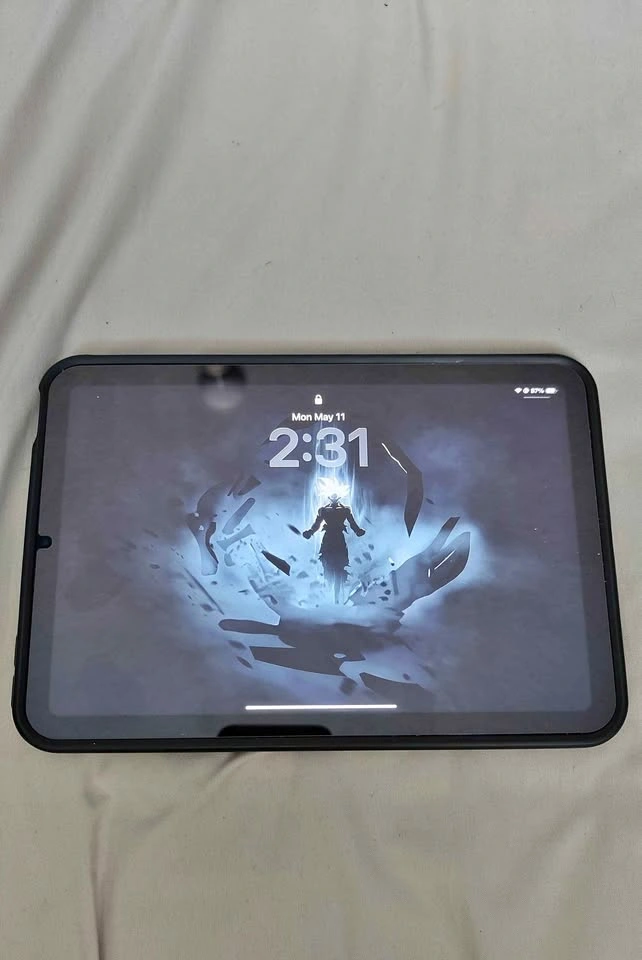 Apple iPad mini 128GB (7th Gen) - Excellent Condition