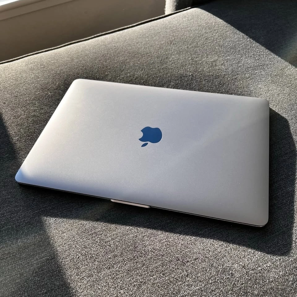 Apple MacBook Pro M1 | 512GB SSD | 8GB RAM | Excellent Condition - photo 2