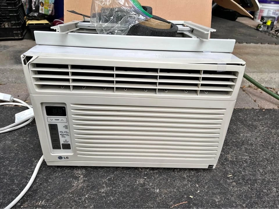 LG LW6014ER 6000 BTU Air Conditioner