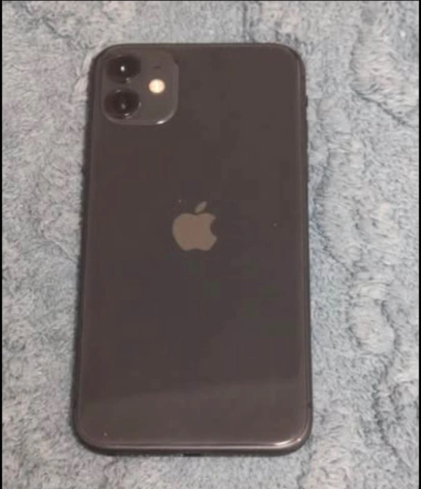 iPhone 11 – 128GB – Unlocked – Good Condition - photo 2