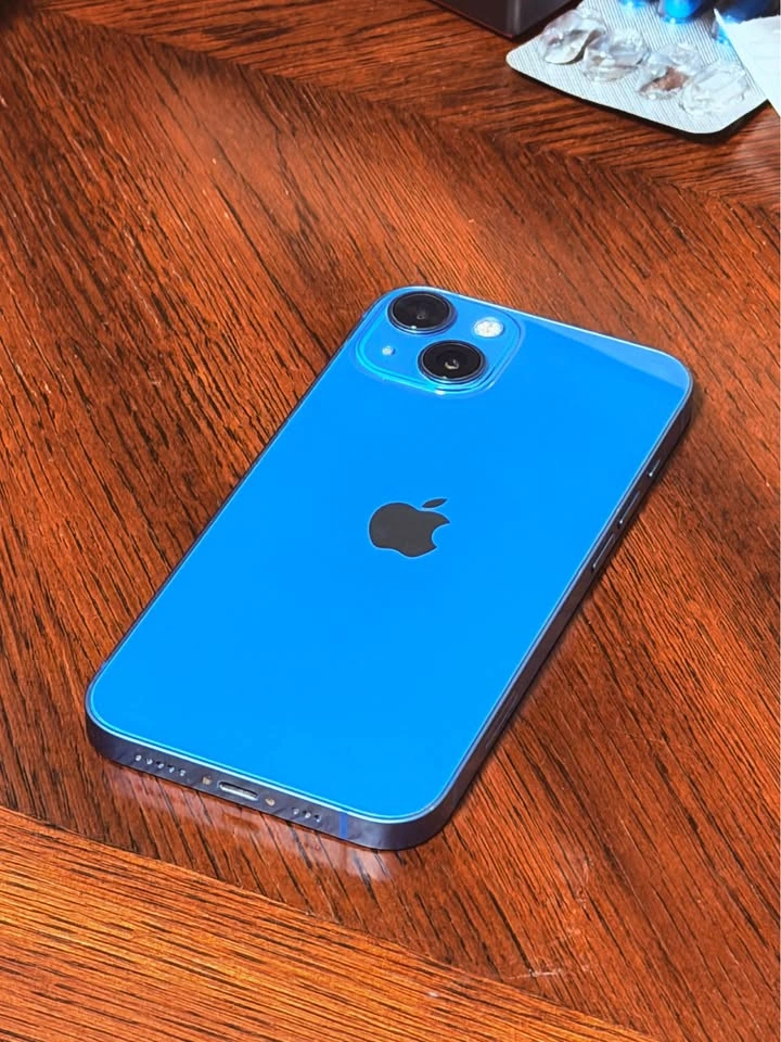 iPhone 13 128GB Unlocked - photo 2