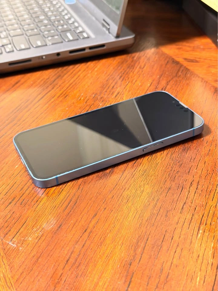 iPhone 13 128GB Unlocked - photo 4