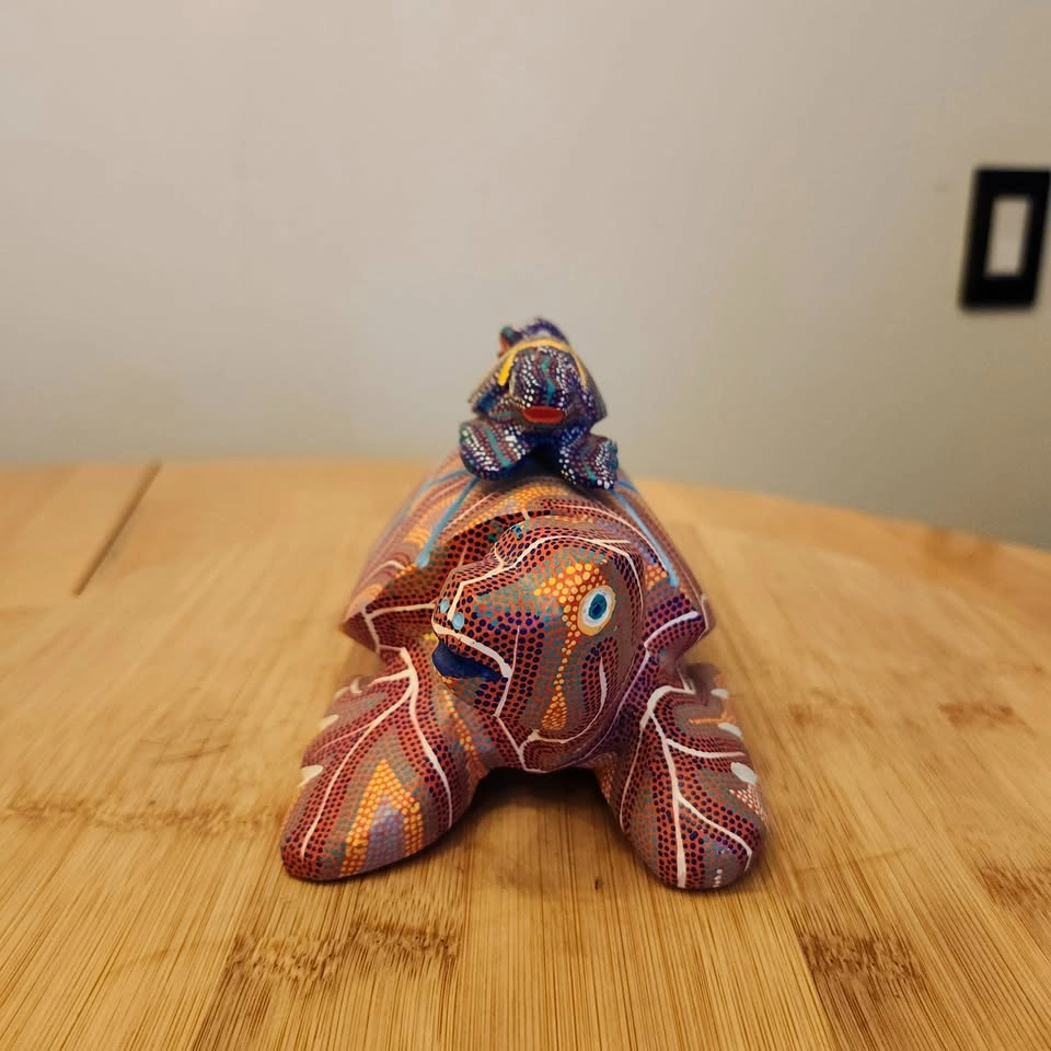 Tilley The Turtle, and Babies, Carved Wood Painted Decor - photo 2