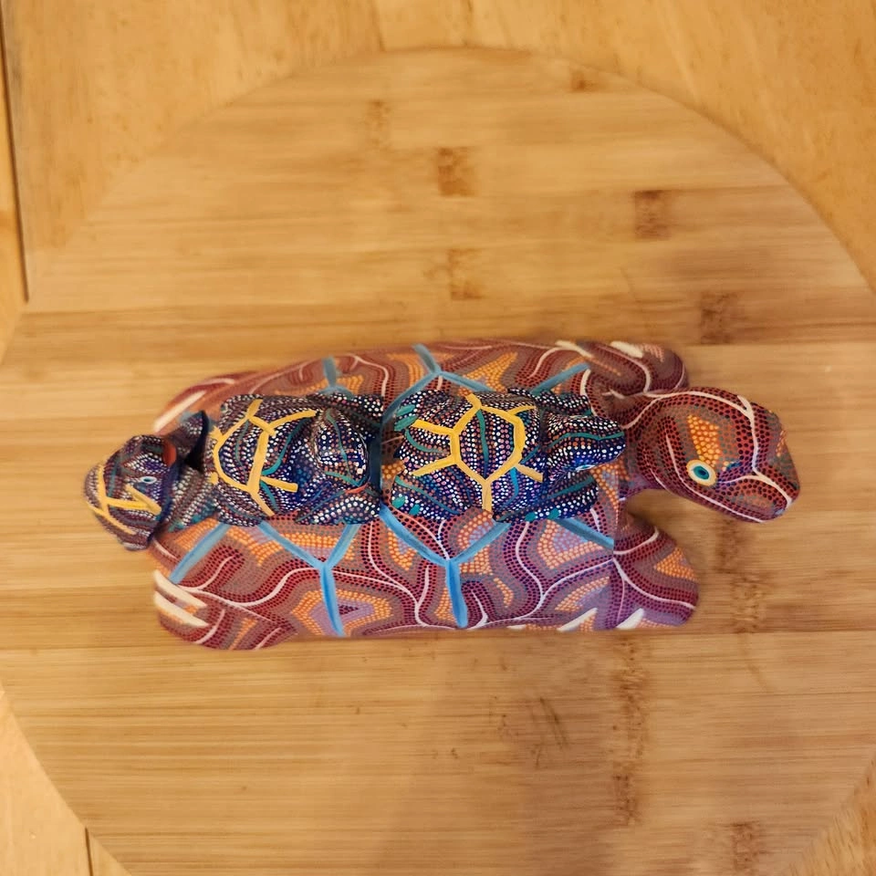 Tilley The Turtle, and Babies, Carved Wood Painted Decor - photo 5