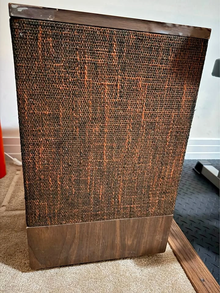 Vintage Bose 501 Series II Loudspeaker set of 2