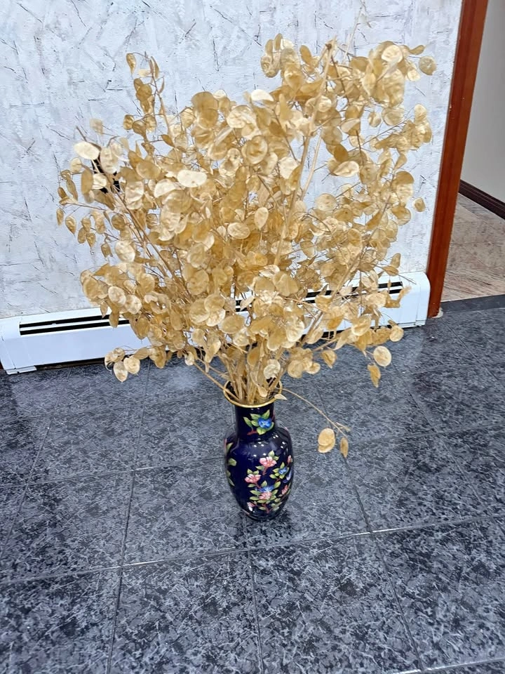 Cool blue floral vase with dried lunaria