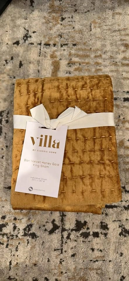 Villa Classic Home Bari Velvet Honey Gold King Sham