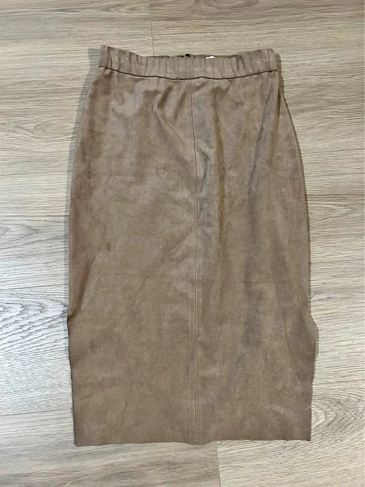 Wilfred Free - 6 - Beige/tan suede pencil skirt