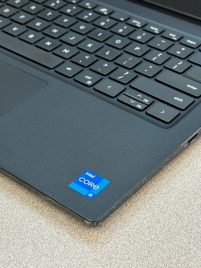 Dell Latitude 3420 Laptop - photo 3