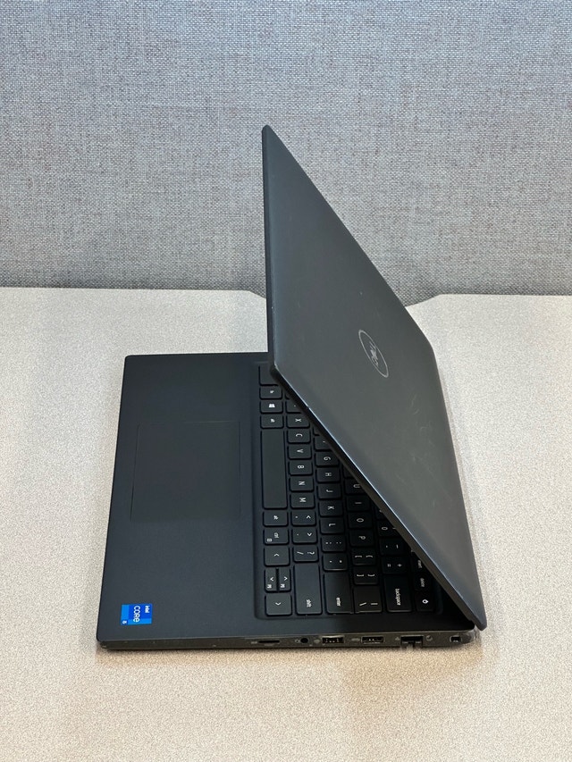 Dell Latitude 3420 Laptop - photo 4