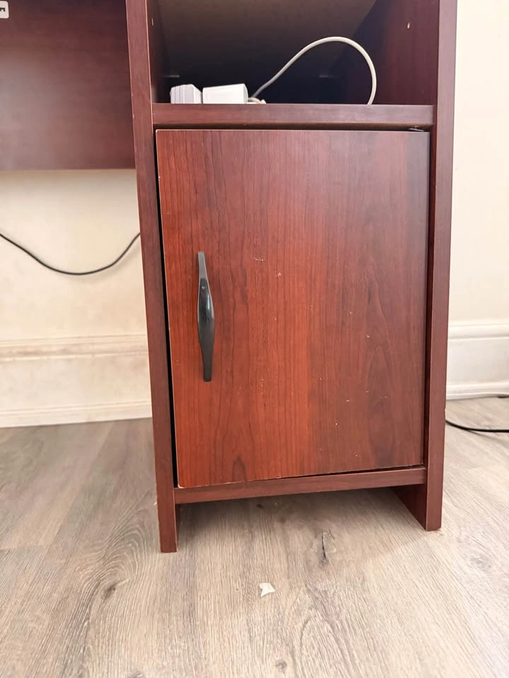 !!! Moving Sale !!! Computer Desk / Study Table with Storage - photo 2
