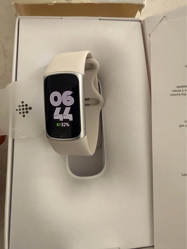 Google Fitbit Charge 6 - photo 2