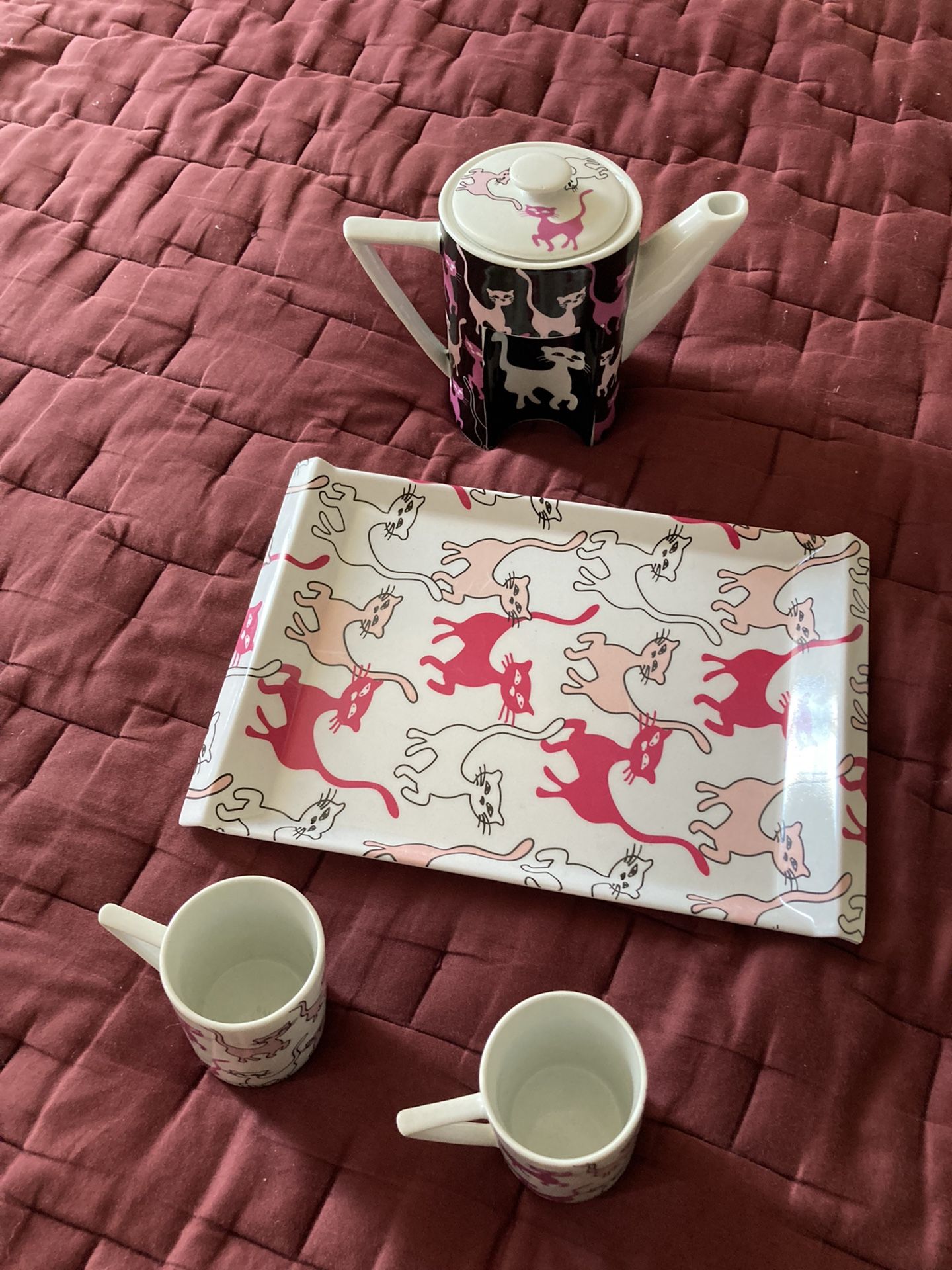 Porcelaine Tea pot with cups