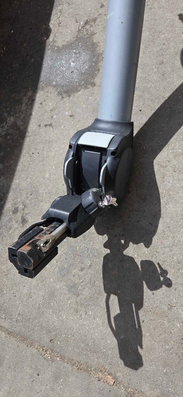 Thule Apex XT 4 Bike Hitch Rack - photo 4