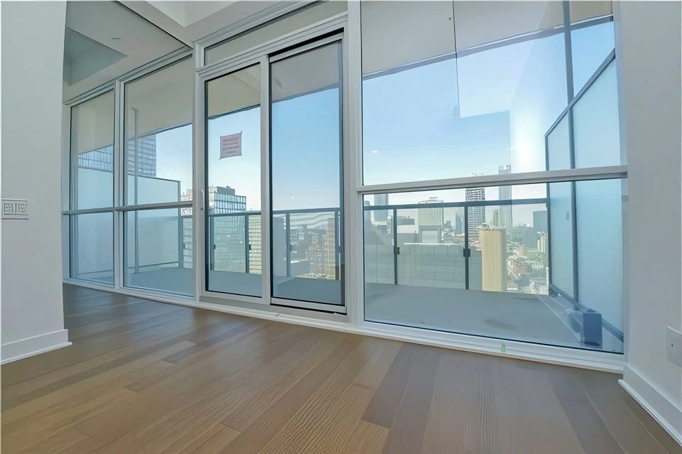 Downtown condo 1 Bed 1 Bath for Lease - Yonge & College
