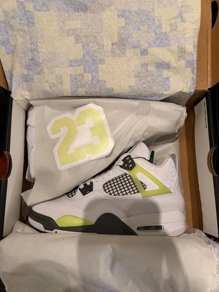 Jordan 4 Youth Sizes 5, 5.5, 6 - photo 3