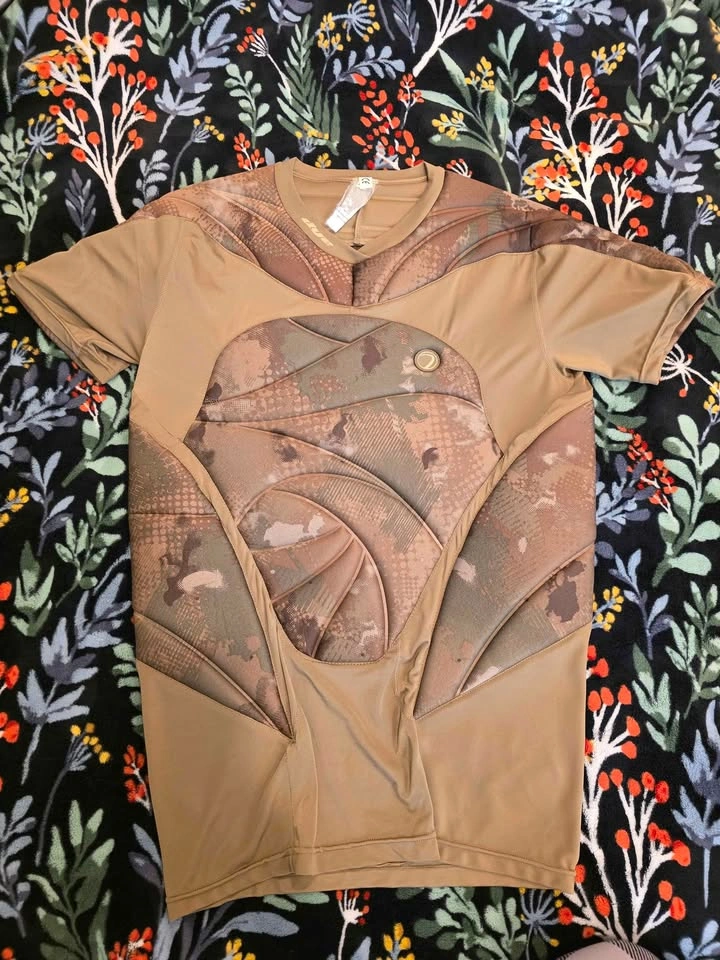 DYE Paintball Gear: Jerseys & Chest Protector (XXL) - photo 2